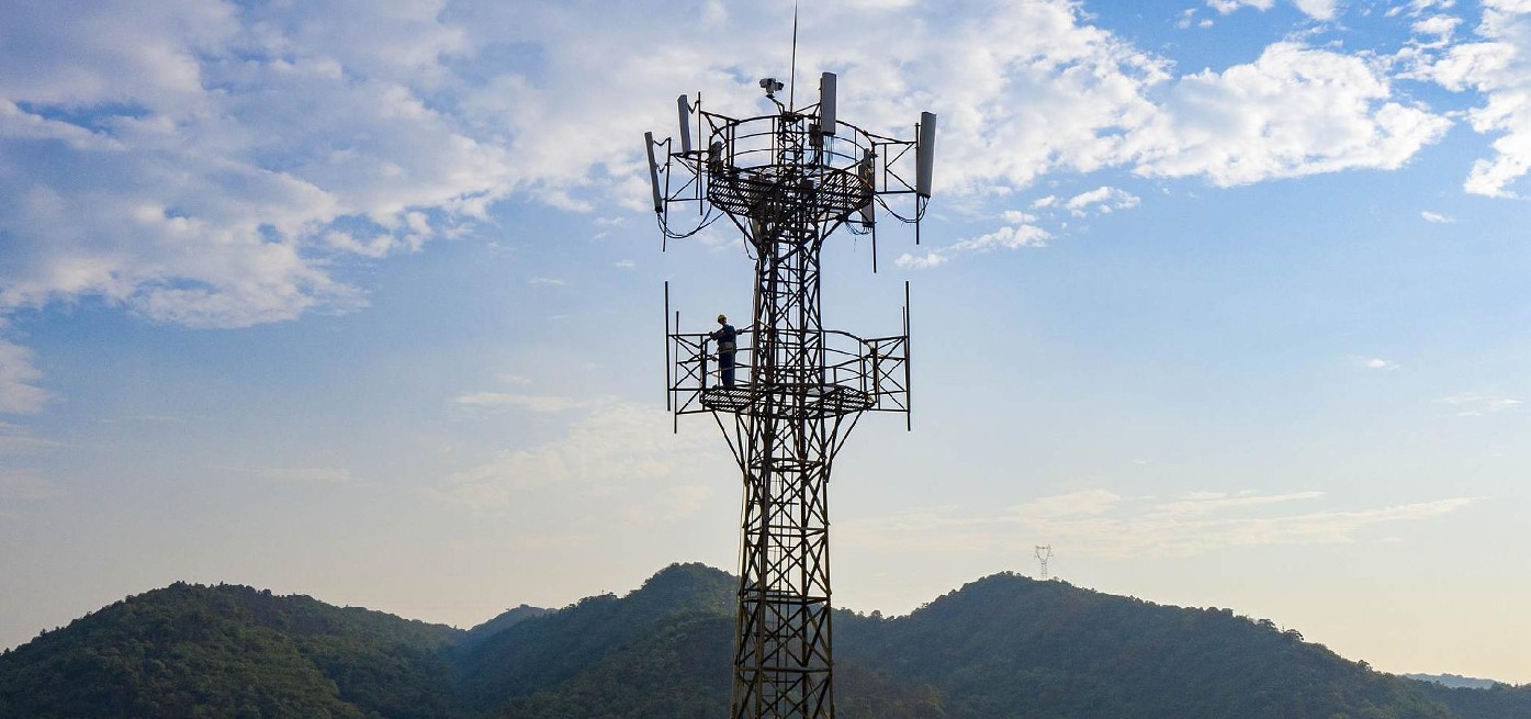 The Evolution of Mobile Signal Blockers: From External to Integrated Antennas